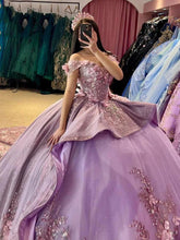 Exquisite Lilac Tulle Quinceanera Dress Off-Shoulder Lace Applique Ball Gown with Beaded Tiered Ruffles for Sweet 16 & Princess Parties